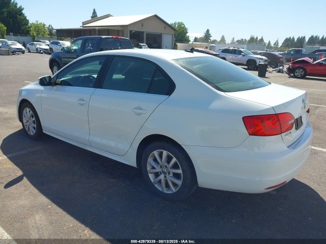 Volkswagen 2014 2014 3VWL17AJ4EM419772 Image 3