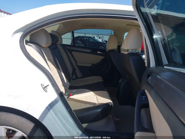 Volkswagen 2014 2014 3VWL17AJ4EM419772 Image 8