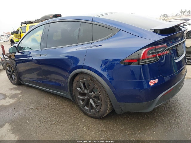 2023 TESLA MODEL X 7SAXCBE59PF365040 Photo 2