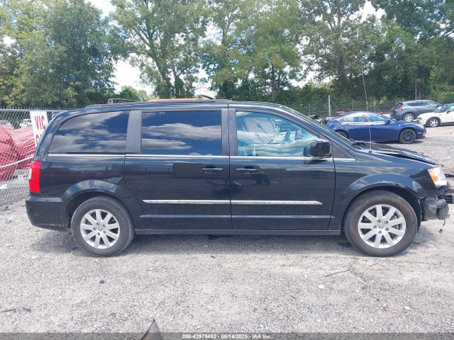 2C4RC1BG8GR297985 Chrysler Town and Country
