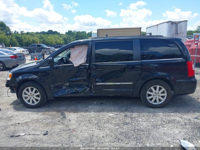 2C4RC1BG8GR297985 Chrysler Town and Country