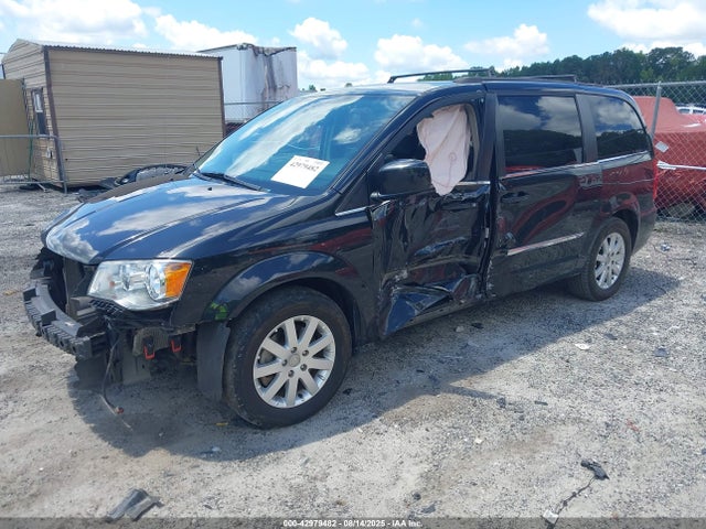 2C4RC1BG8GR297985 Chrysler Town and Country