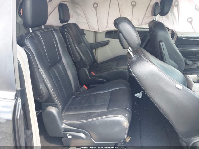 2C4RC1BG8GR297985 Chrysler Town and Country
