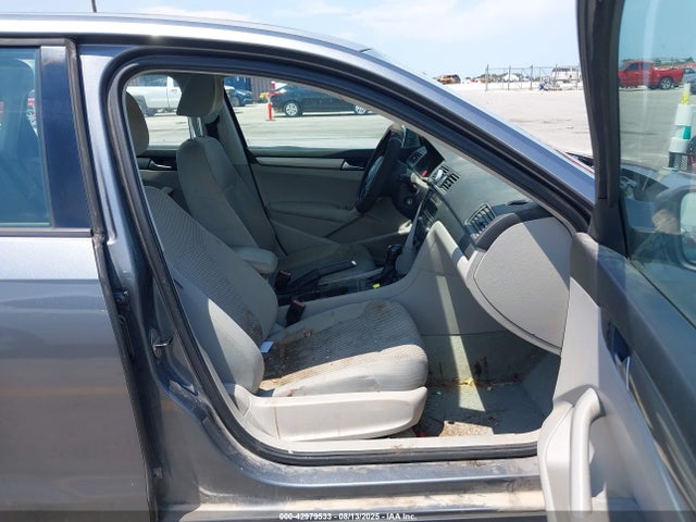 Aukcja sprzedaży 2014 Volkswagen Passat 1.8t S, vin: 1VWAT7A32EC042816, numer aukcji: 42979533