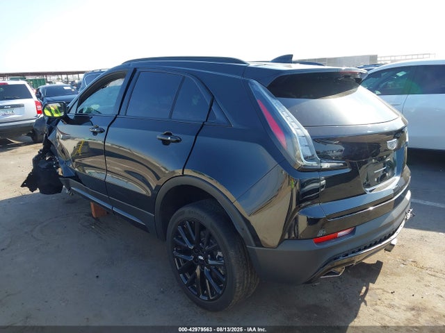 2022 CADILLAC XT4 1GYFZER46NF167836 Photo 2