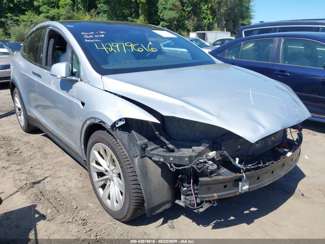 2016 TESLA MODEL X 5YJXCBE4XGF030048 Photo 0