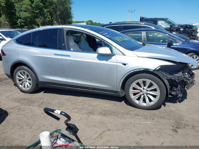 Tesla 2016 2016 5YJXCBE4XGF030048 Image 12