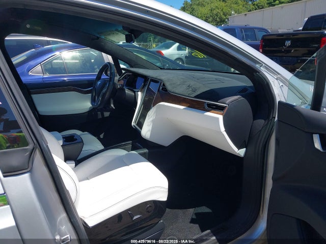 2016 TESLA MODEL X 5YJXCBE4XGF030048 Photo 4