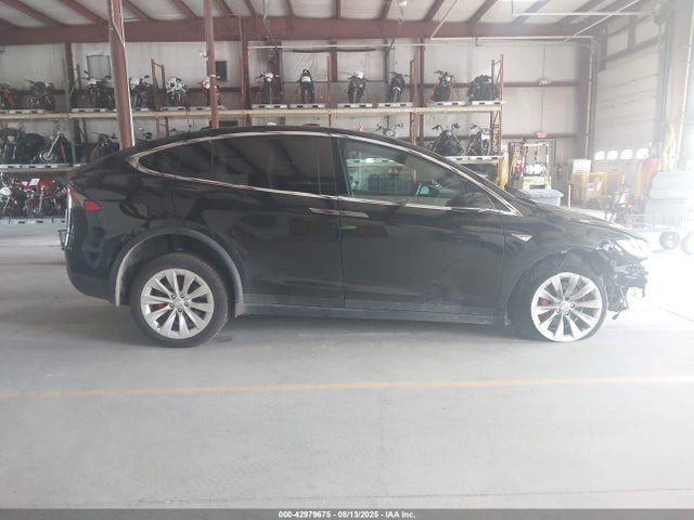 Tesla MODEL X 2016 5YJXCBE42GF005144 Image 14