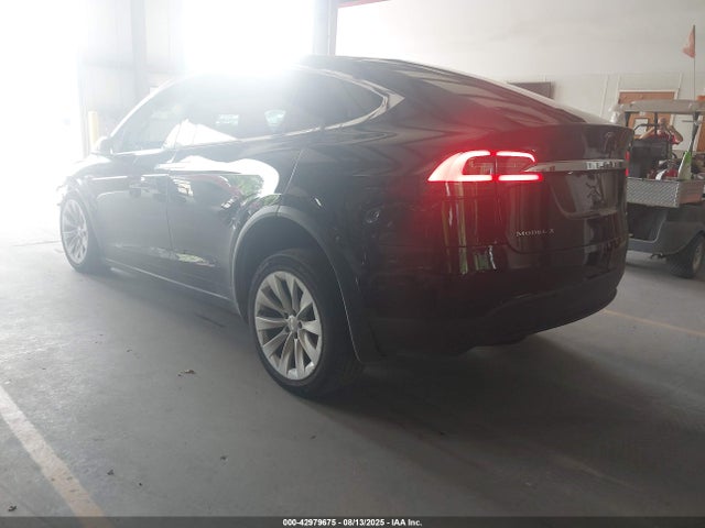 2016 TESLA MODEL X 5YJXCBE42GF005144 Photo 2