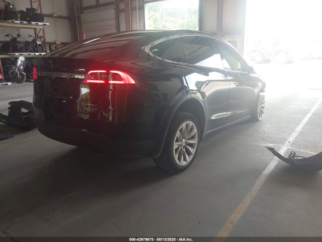 2016 TESLA MODEL X 5YJXCBE42GF005144 Photo 3