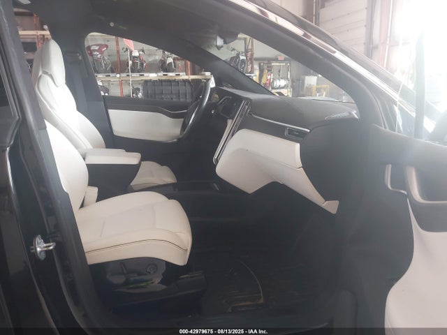 2016 TESLA MODEL X 5YJXCBE42GF005144 Photo 4