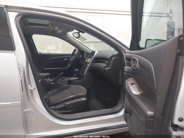 Chevrolet lkw 2015 1G11C5SL9FF311120 Image 5