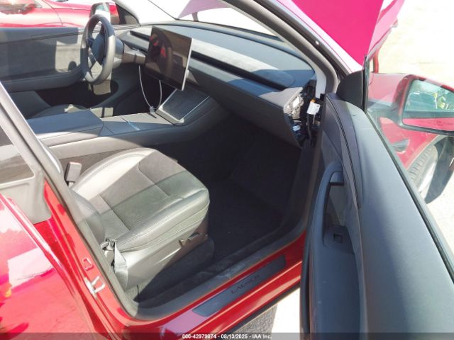 2026 TESLA MODEL Y 7SAYGDEE5TF331160 Photo 4