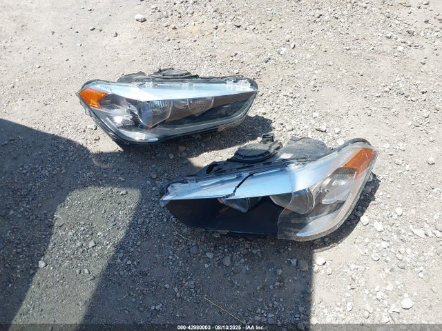 WBXHU7C37J5L05511 BMW X1