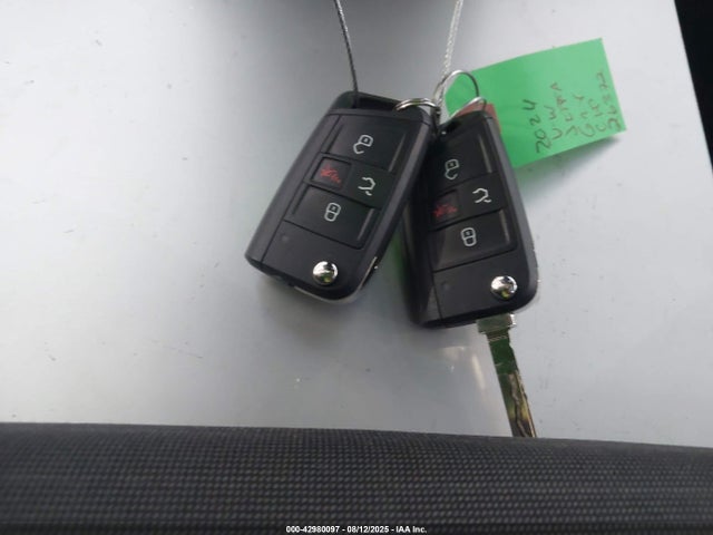 3VW5M7BU1RM102028 Volkswagen tsi
