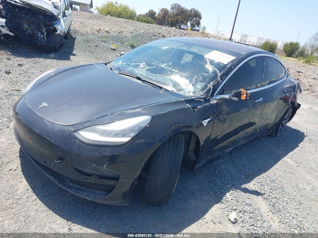 Tesla Model 3 Long Range/mid Range 2018 5YJ3E1EAXJF171914 Image 2