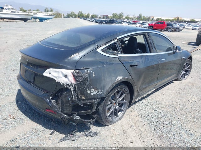 Tesla Model 3 Long Range/mid Range 2018 5YJ3E1EAXJF171914 Image 4