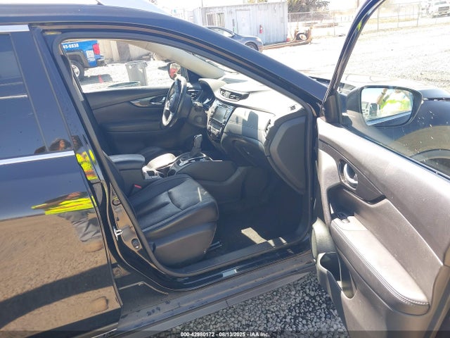 JN8AT2MV4JW311883 Nissan 2018