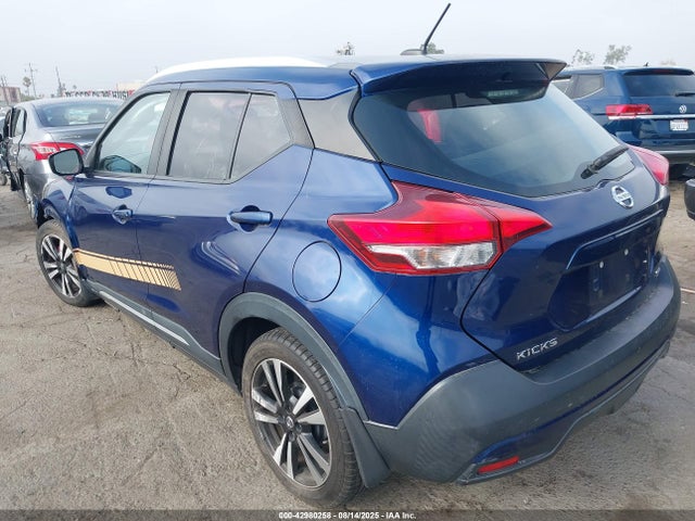 2019 NISSAN KICKS 3N1CP5CU6KL514366 Photo 2