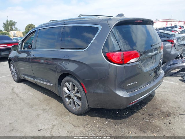 Chrysler 2017 2017 2C4RC1GG3HR559650 Image 3