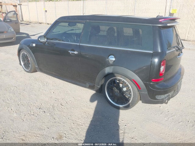 2010 MINI COOPER S CLUBMAN WMWMM3C56ATZ32540 Photo 2