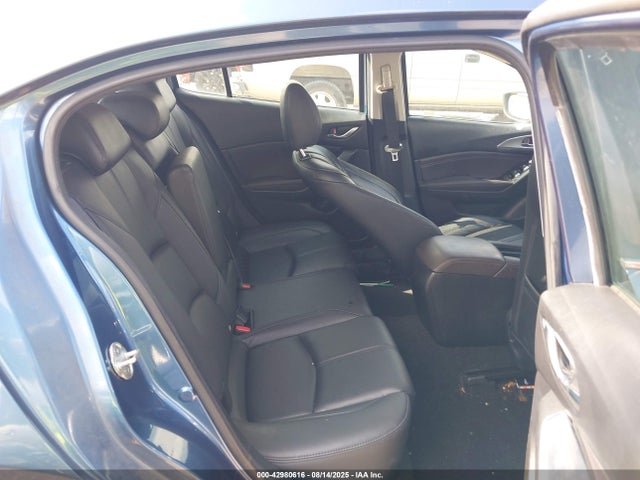 3MZBN1L38JM205079 Mazda py