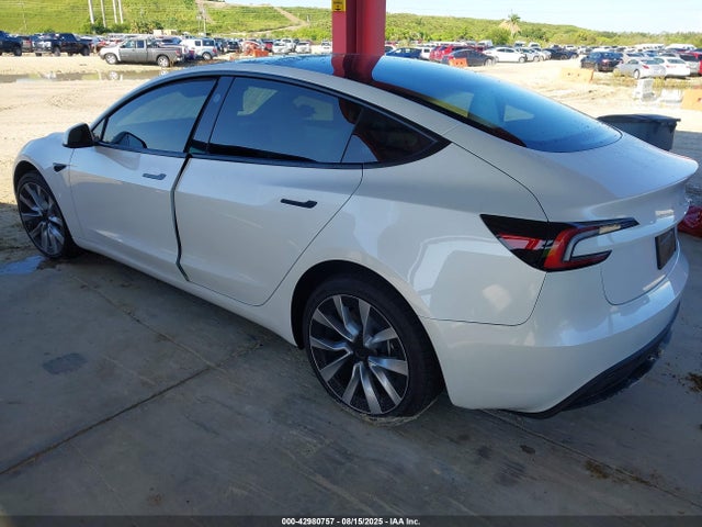 2025 TESLA MODEL 3 5YJ3E1EA6SF938448 Photo 2