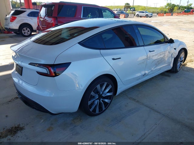 2025 TESLA MODEL 3 5YJ3E1EA6SF938448 Photo 3