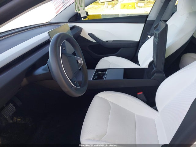 2025 TESLA MODEL 3 5YJ3E1EA6SF938448 Photo 4