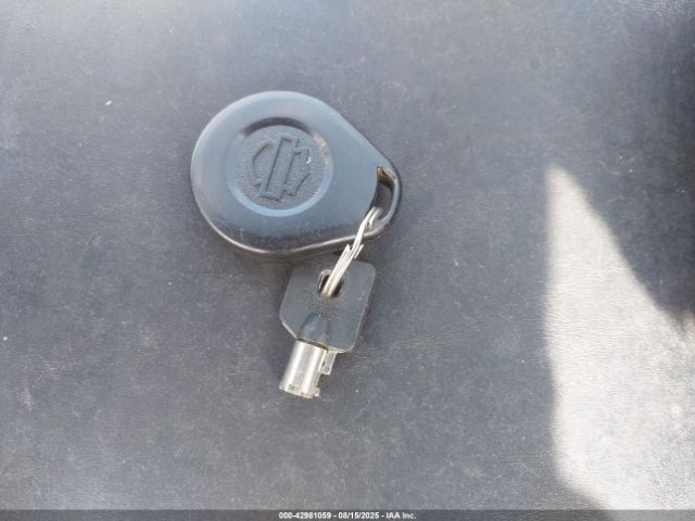 2011 HARLEY-DAVIDSON FLHTCU 1HD1FC41XBB608119 Photo 10