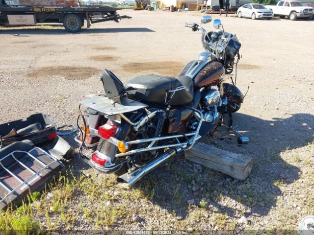2011 HARLEY-DAVIDSON FLHTCU 1HD1FC41XBB608119 Photo 3