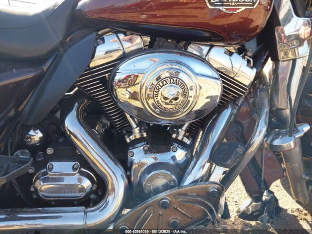 2011 HARLEY-DAVIDSON FLHTCU 1HD1FC41XBB608119 Photo 7