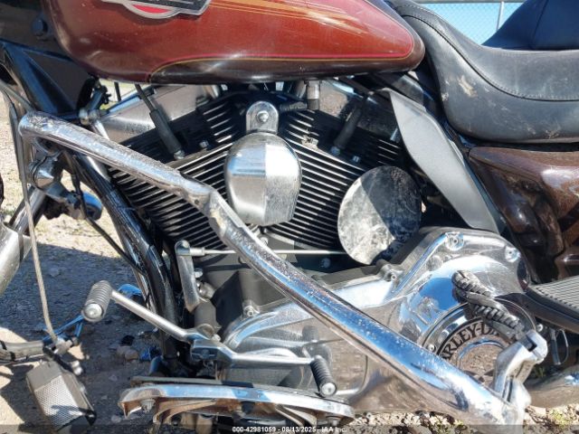 2011 HARLEY-DAVIDSON FLHTCU 1HD1FC41XBB608119 Photo 8