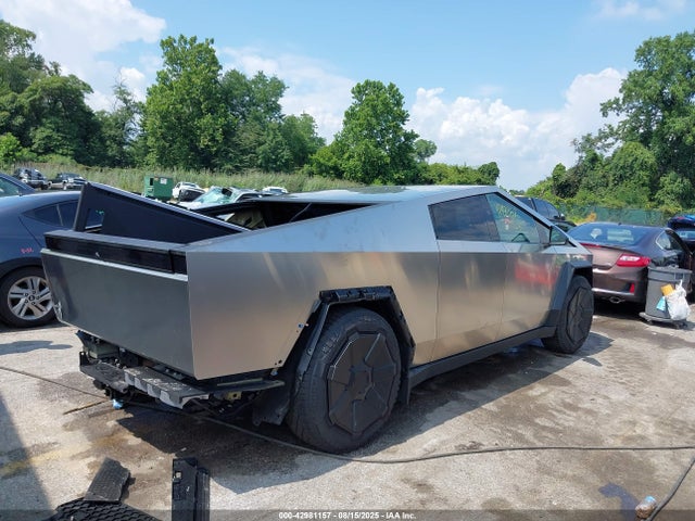 2024 TESLA CYBERTRUCK 7G2CEHED5RA007852 Photo 3