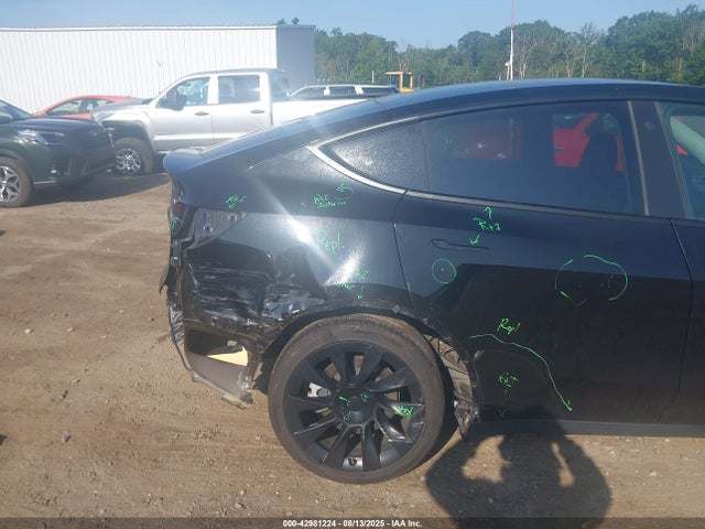 2022 TESLA MODEL Y 7SAYGDEE8NA016899 Photo 5
