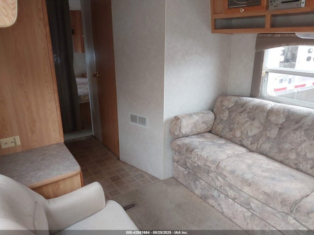 42981664 :رقم المزاد ، 4WY200N2X21080087 vin ، 2002 Trail Lite M-8301 مزاد بيع