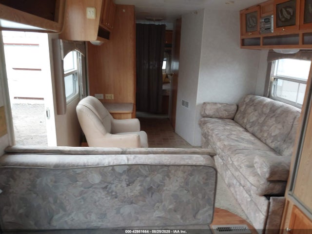 42981664 :رقم المزاد ، 4WY200N2X21080087 vin ، 2002 Trail Lite M-8301 مزاد بيع