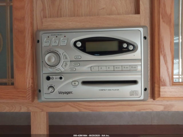 42981664 :رقم المزاد ، 4WY200N2X21080087 vin ، 2002 Trail Lite M-8301 مزاد بيع