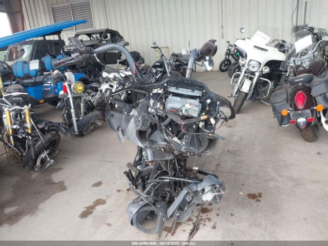 2022 HARLEY-DAVIDSON FLTRK 1HD1KZF19NB642925 Photo 4