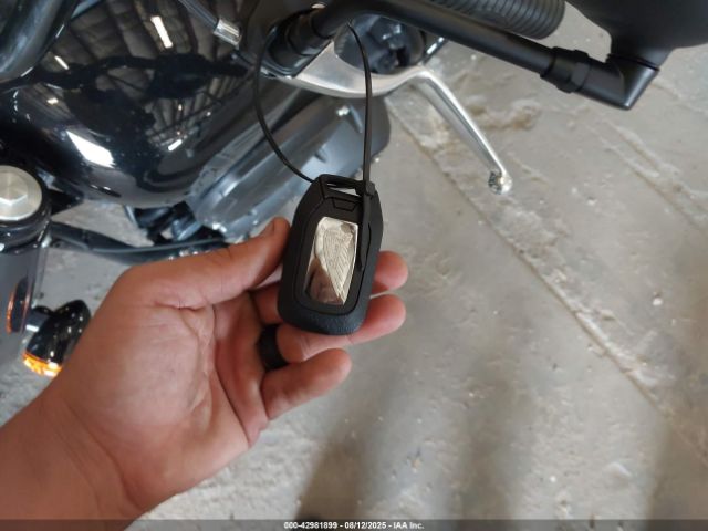 2023 INDIAN MOTORCYCLE CO. CHIEF 56KDLBAG5P3014074 Photo 10