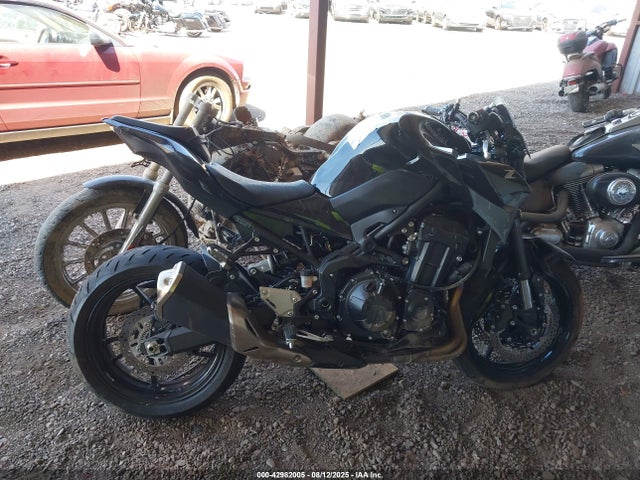ML5ZRDF18RDA69669 Kawasaki Z900