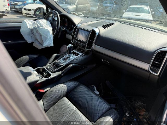 2011 PORSCHE CAYENNE WP1AB2A2XBLA50107 Photo 4