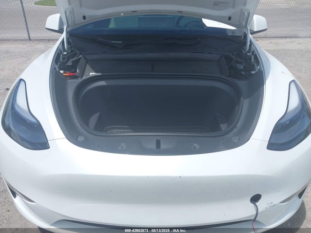2025 TESLA MODEL Y 7SAYGDEE9SA342271 Photo 9