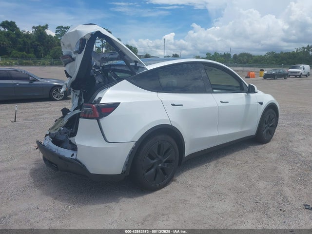 2025 TESLA MODEL Y 7SAYGDEE9SA342271 Photo 3
