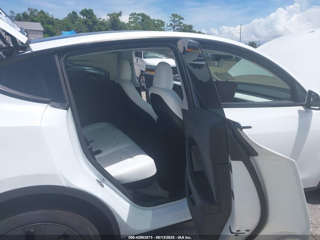 2025 TESLA MODEL Y 7SAYGDEE9SA342271 Photo 7
