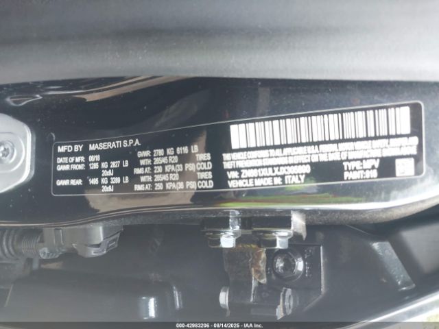 2018 MASERATI LEVANTE ZN661XULXJX305890 Photo 8