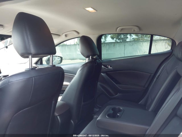 3MZBN1V36JM262619 Mazda py