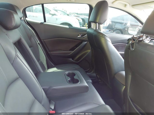 3MZBN1V36JM262619 Mazda py