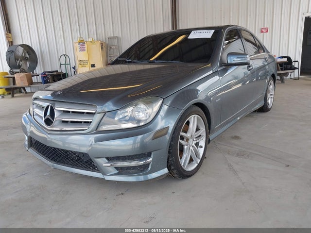 2012 Mercedes-benz C 250 მანქანა იყიდება აუქციონზე, vin: WDDGF4HBXCR196608, აუქციონის ნომერი: 42983312